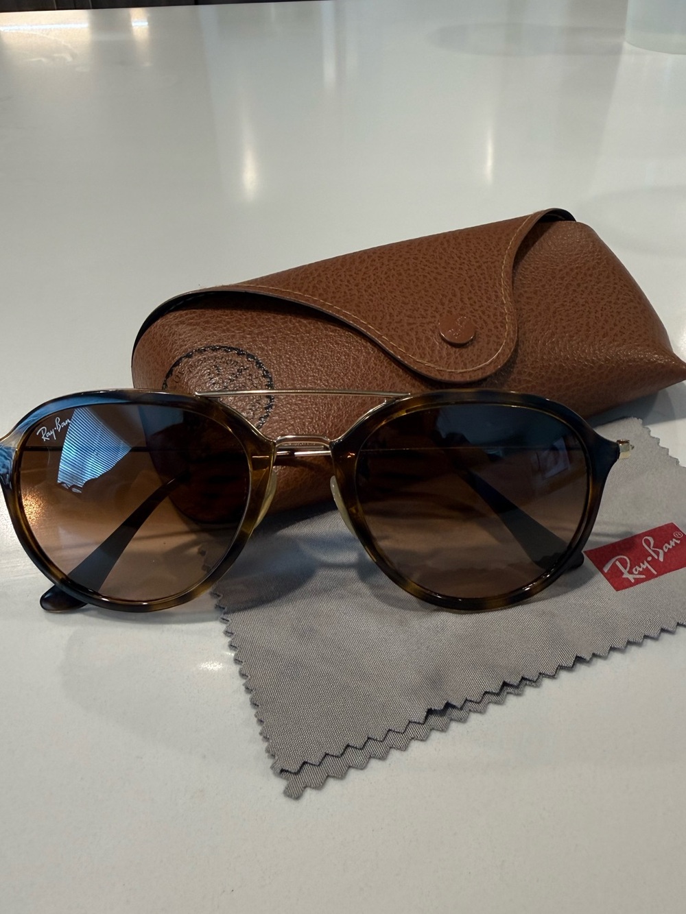 Ray-Ban Women’s Brown Tortoiseshell Round Sunglasses